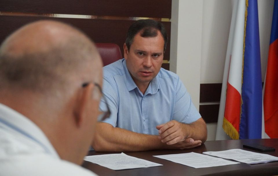 Глава администрации Керчи Олег Каторгин провел аппаратное совещание со своими заместителями и руководителями структурных подразделений администрации Глава администрации Керчи Олег Каторгин провел аппаратное совещание со своими заместителями и руководителями структурных подразделений администрации