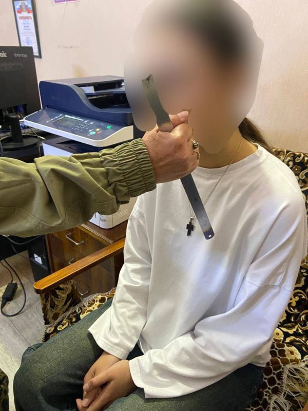 Свекровь из Евпатории вонзила нож в свою невестку Свекровь из Евпатории вонзила нож в свою невестку
