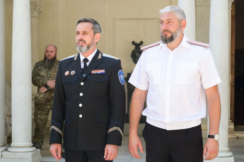  :   -   35               ,        ...