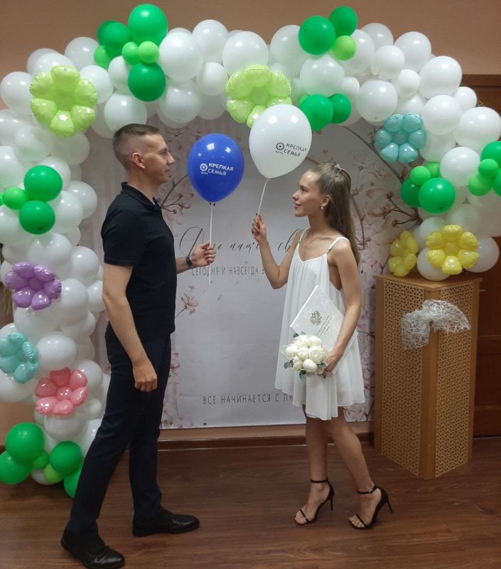 В День семьи, любви и верности мы хотим поделиться с вами новыми фотографии рубрики «Лучшие молодожены» В День семьи, любви и верности мы хотим поделиться с вами новыми фотографии рубрики «Лучшие молодожены»