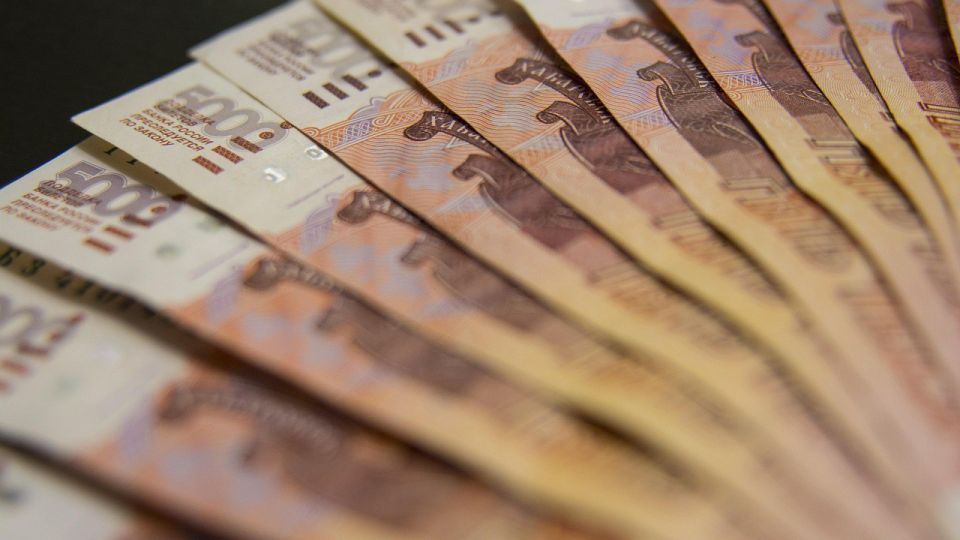 Рублевые сбережения россиян выросли почти на 7% в первом полугодии 2025 года