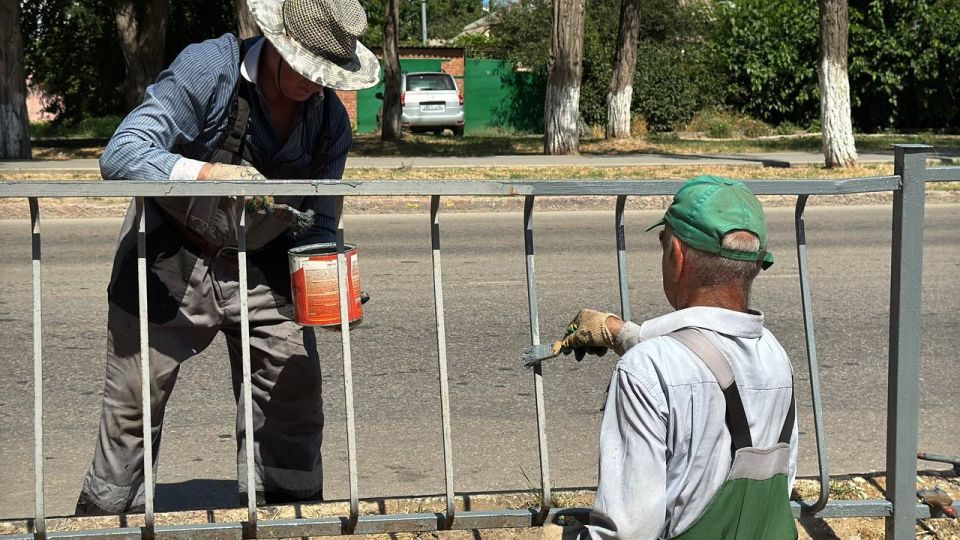 Вдоль дороги на пересечении улиц Орджоникидзе и Первых Космонавтов сотрудниками Службы городского хозяйства завершен монтаж дорожного ограждения Вдоль дороги на пересечении улиц Орджоникидзе и Первых Космонавтов сотрудниками Службы городского хозяйства завершен монтаж дорожного ограждения