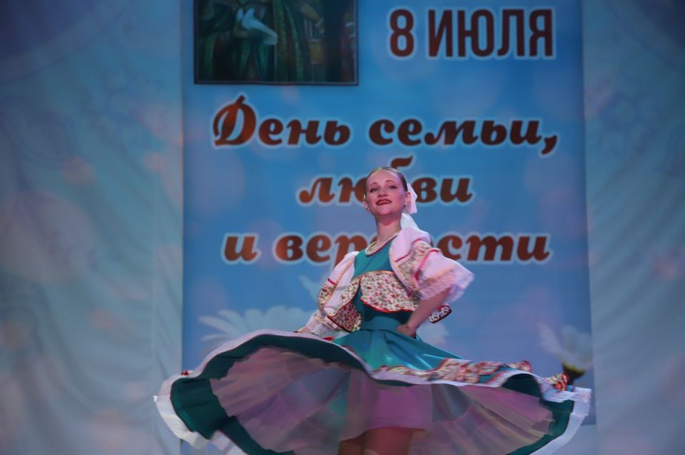 Ольга Урайкина: Сегодня, в День семьи, любви и верности, в районном Доме культуре состоялся X районный фестиваль-эстафета творческих семей "Ладья семейного счастья" Ольга Урайкина: Сегодня, в День семьи, любви и верности, в районном Доме культуре состоялся X районный фестиваль-эстафета творческих семей "Ладья семейного счастья"