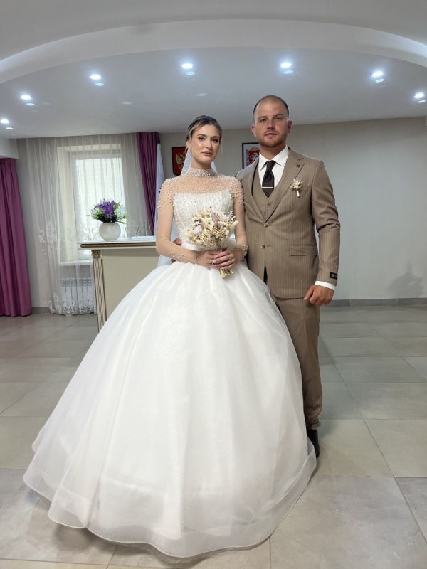 В День семьи, любви и верности мы хотим поделиться с вами новыми фотографии рубрики «Лучшие молодожены» В День семьи, любви и верности мы хотим поделиться с вами новыми фотографии рубрики «Лучшие молодожены»