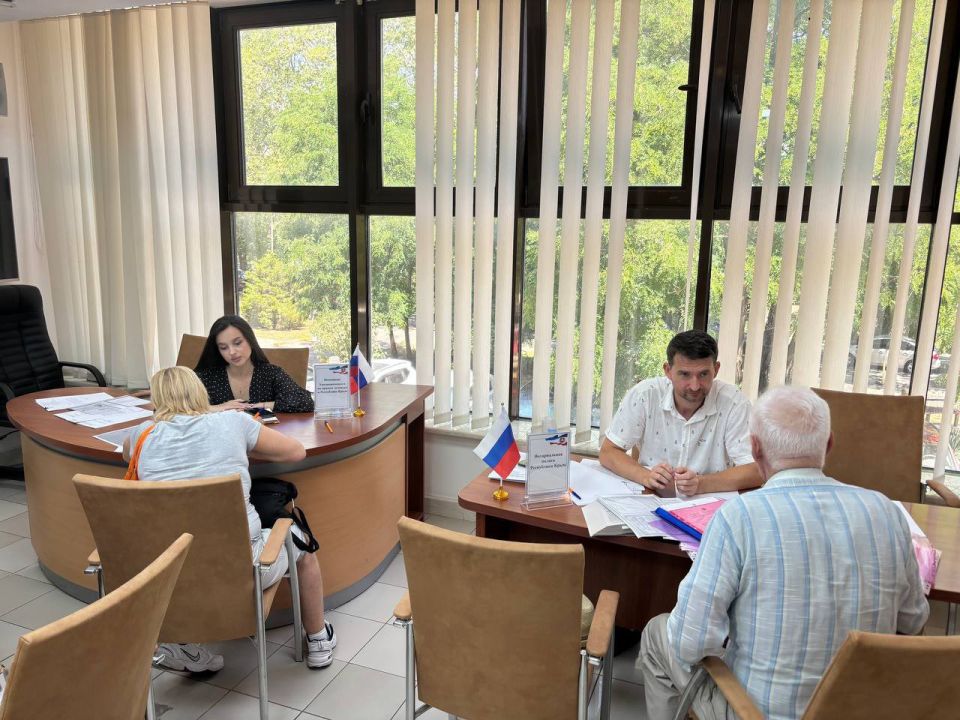 Напомним, что сегодня в Министерстве юстиции Республики Крым проходит Единый день бесплатной юридической помощи, приуроченный ко Дню семьи, любви и верности, и в рамках Всероссийской недели правовой помощи по вопросам защиты... Напомним, что сегодня в Министерстве юстиции Республики Крым проходит Единый день бесплатной юридической помощи, приуроченный ко Дню семьи, любви и верности, и в рамках Всероссийской недели правовой помощи по вопросам защиты...
