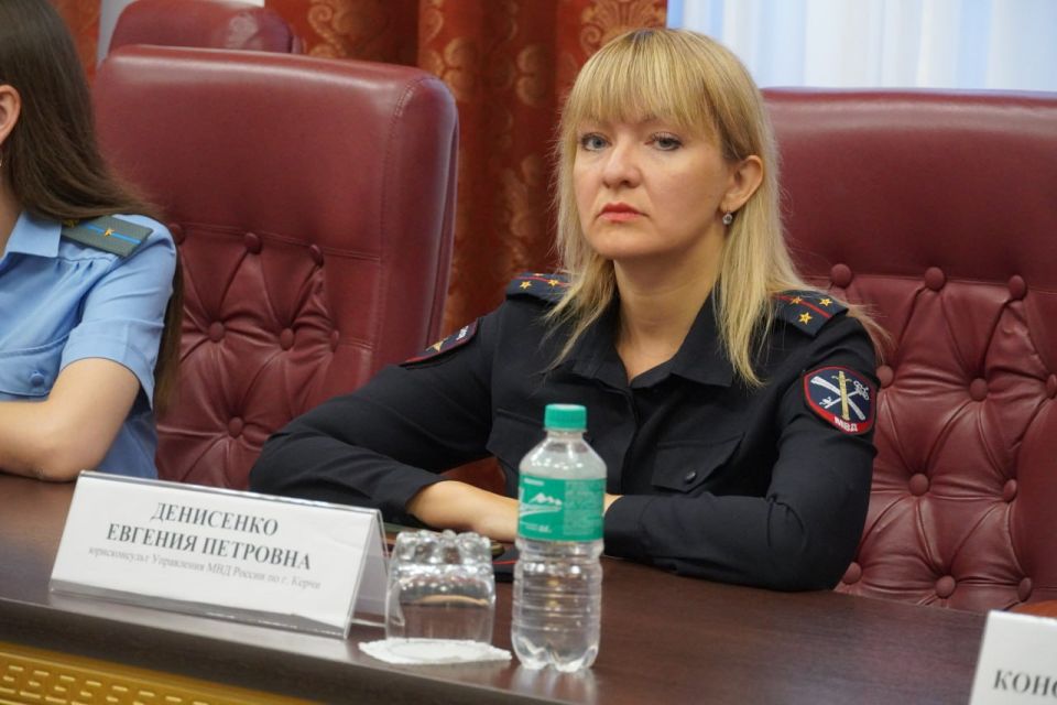 В рамках Недели правовой помощи в Республике Крым в администрации города Керчи организован Единый день оказания гражданам бесплатной юридической помощи с участием представителей Социального фонда России, отдела судебных... В рамках Недели правовой помощи в Республике Крым в администрации города Керчи организован Единый день оказания гражданам бесплатной юридической помощи с участием представителей Социального фонда России, отдела судебных...