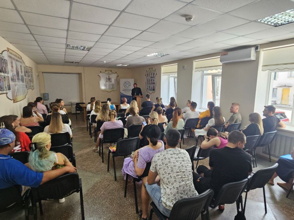 В крымских медорганизациях провели мероприятия, приуроченные ко Дню семьи, любви и верности В крымских медорганизациях провели мероприятия, приуроченные ко Дню семьи, любви и верности