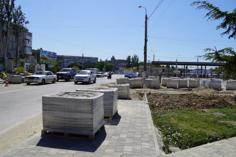 Глава администрации Керчи Олег Каторгин проверил работы по благоустройству территории автовокзала Глава администрации Керчи Олег Каторгин проверил работы по благоустройству территории автовокзала
