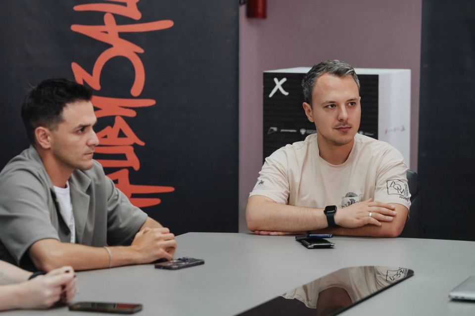 Алексей Зинченко: Жить и создавать в России! Алексей Зинченко: Жить и создавать в России!