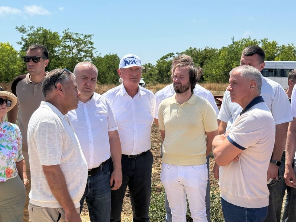 Денис Кратюк: Принял участие в выездном заседании Комитета Государственного Совета Республики Крым по аграрной политике и развитию сельских территорий под председательством Председателя Госсовета Крыма Владимира Константинова Денис Кратюк: Принял участие в выездном заседании Комитета Государственного Совета Республики Крым по аграрной политике и развитию сельских территорий под председательством Председателя Госсовета Крыма Владимира Константинова