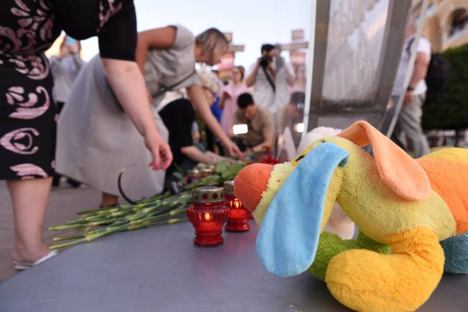  :      14  : 10     ׸ ,     ,       