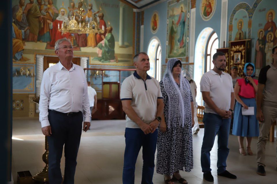 Анжелика Ястребова: В завершении визита делегации Госсовета Республики Крым, Владимир Константинов посетил храм Феодоровской иконы Божией матери в Бахчисарае Анжелика Ястребова: В завершении визита делегации Госсовета Республики Крым, Владимир Константинов посетил храм Феодоровской иконы Божией матери в Бахчисарае