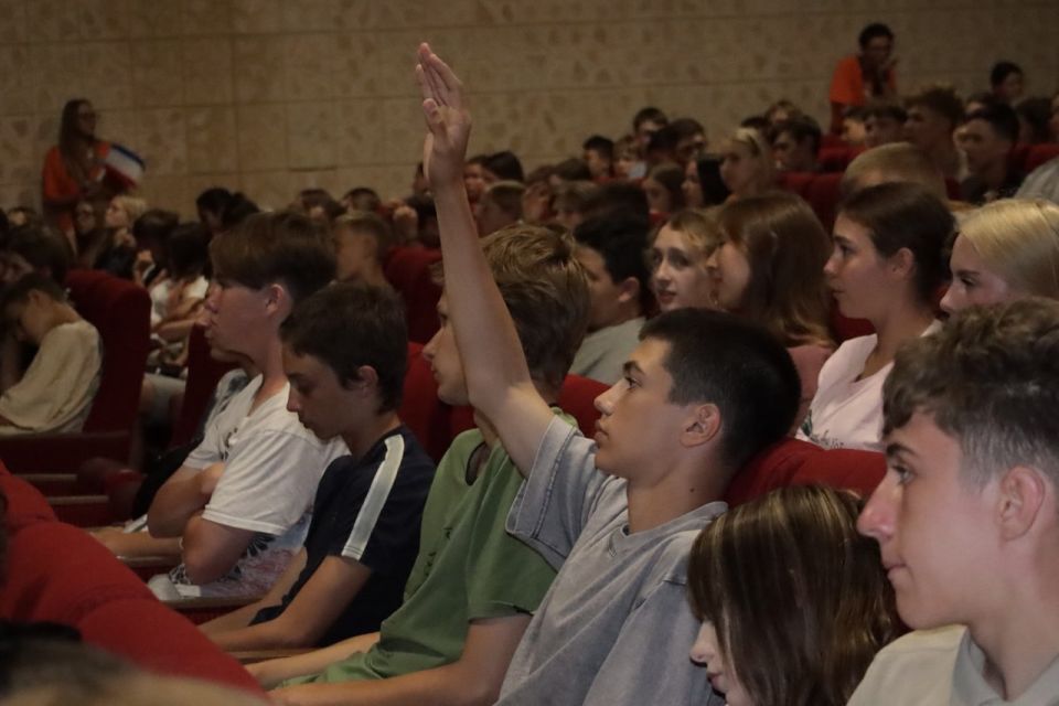 В Крымском детском оздоровительном центре «Фортуна» торжественно закрыли правовую смену В Крымском детском оздоровительном центре «Фортуна» торжественно закрыли правовую смену