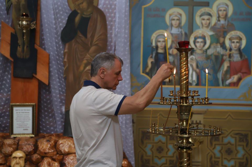 Анжелика Ястребова: В завершении визита делегации Госсовета Республики Крым, Владимир Константинов посетил храм Феодоровской иконы Божией матери в Бахчисарае Анжелика Ястребова: В завершении визита делегации Госсовета Республики Крым, Владимир Константинов посетил храм Феодоровской иконы Божией матери в Бахчисарае
