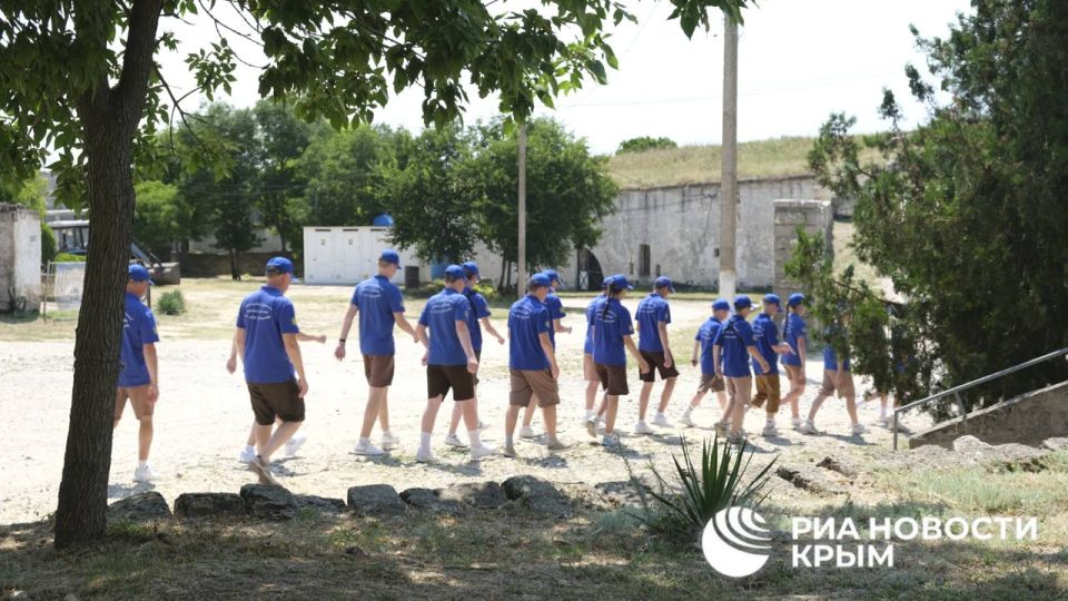 Ядра, осколки бомб, штыки, русские и иностранные тесаки – все это части экспозиции в Керчи Ядра, осколки бомб, штыки, русские и иностранные тесаки – все это части экспозиции в Керчи