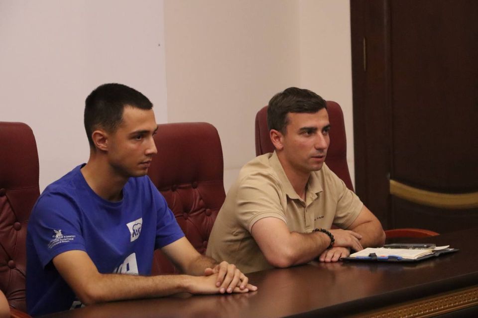 Алексей Зинченко: Накануне в администрации Керчи встретился с молодыми активистами муниципалитета Алексей Зинченко: Накануне в администрации Керчи встретился с молодыми активистами муниципалитета