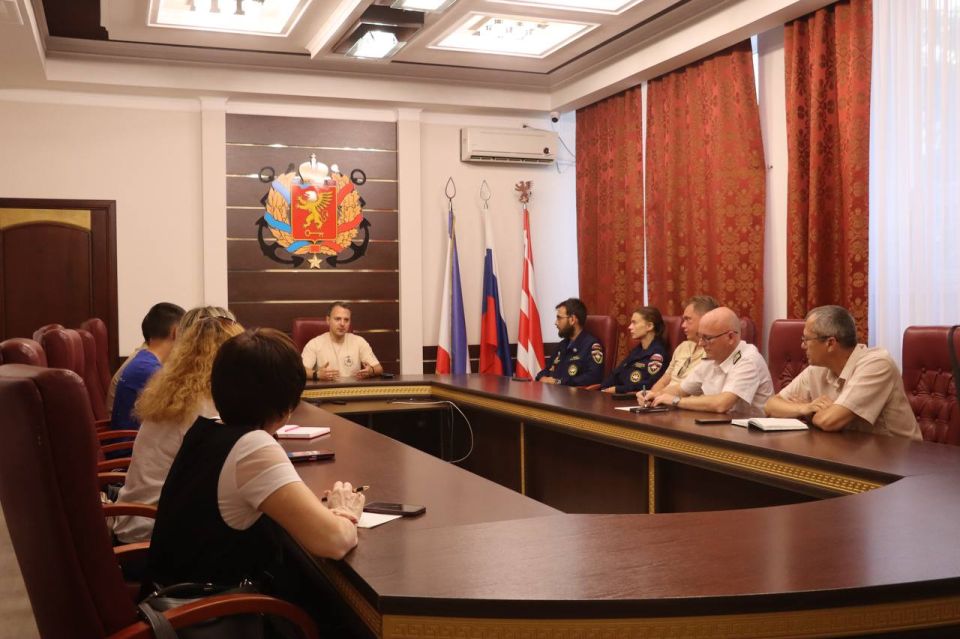 Алексей Зинченко: Накануне в администрации Керчи встретился с молодыми активистами муниципалитета Алексей Зинченко: Накануне в администрации Керчи встретился с молодыми активистами муниципалитета