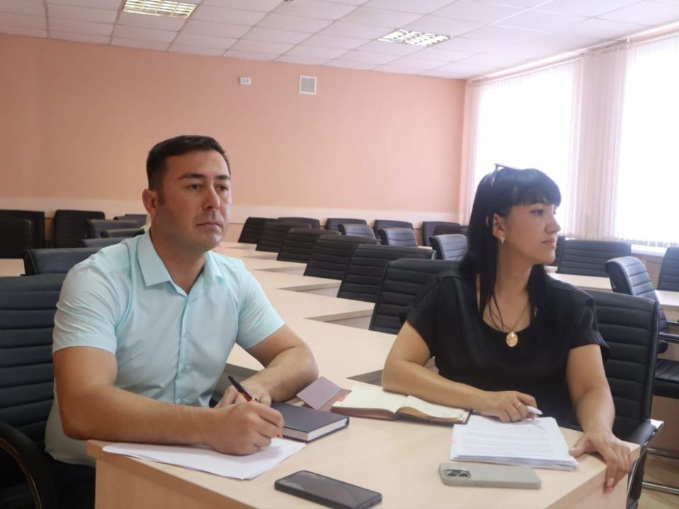 Инна Федоренко: Совместно с заместителем начальника Межрайонной ИФНС России №2 по Крыму Светланой Поповой и Джанкойским межрайонным прокурором Юрием Марасовым провела заседание Рабочей группы Межведомственной комиссии... Инна Федоренко: Совместно с заместителем начальника Межрайонной ИФНС России №2 по Крыму Светланой Поповой и Джанкойским межрайонным прокурором Юрием Марасовым провела заседание Рабочей группы Межведомственной комиссии...