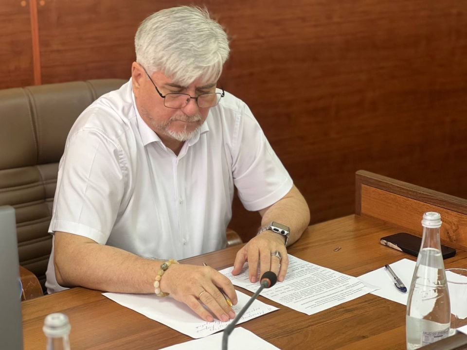 Глава администрации города Игорь Ивин провел очередное заседание рабочей группы Межведомственной комиссии по противодействию нелегальной занятости Глава администрации города Игорь Ивин провел очередное заседание рабочей группы Межведомственной комиссии по противодействию нелегальной занятости