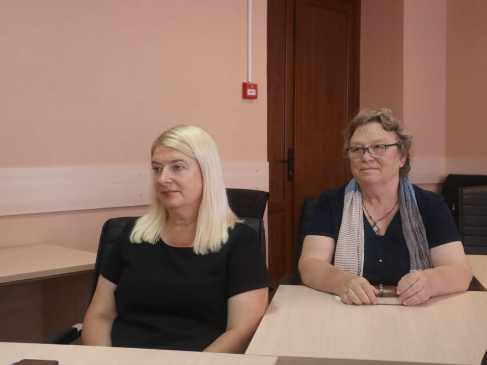 Инна Федоренко: Совместно с заместителем начальника Межрайонной ИФНС России №2 по Крыму Светланой Поповой и Джанкойским межрайонным прокурором Юрием Марасовым провела заседание Рабочей группы Межведомственной комиссии... Инна Федоренко: Совместно с заместителем начальника Межрайонной ИФНС России №2 по Крыму Светланой Поповой и Джанкойским межрайонным прокурором Юрием Марасовым провела заседание Рабочей группы Межведомственной комиссии...