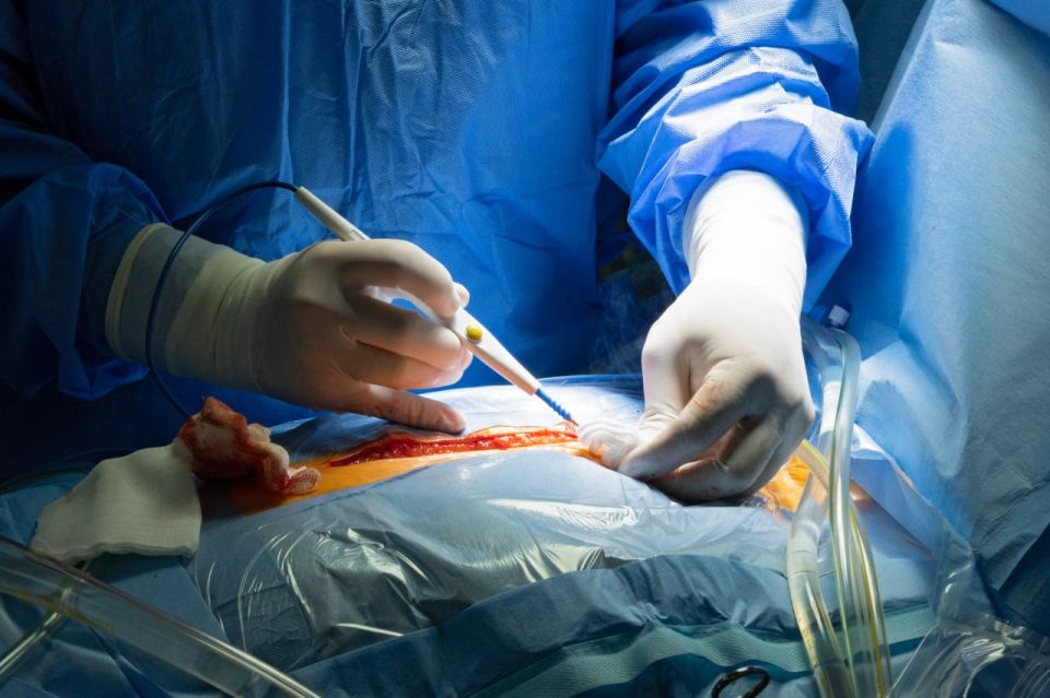  :    2025      7 669     6 884   785 