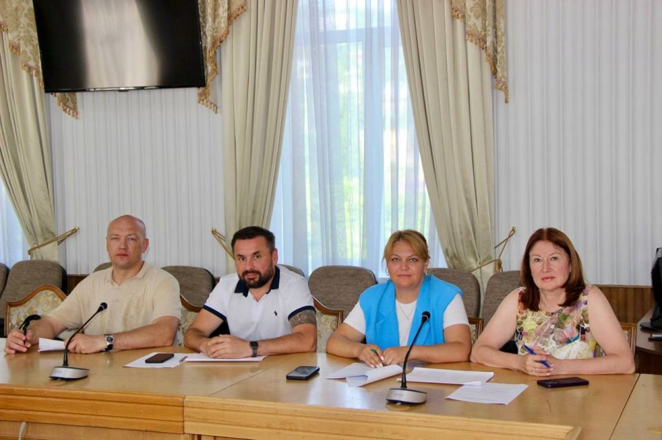 Константин Шимановский: Выполнили ответственную миссию - выбрали кандидатов для занесения на Доску почёта, которую мы обновим 8 августа ко Дню города! Константин Шимановский: Выполнили ответственную миссию - выбрали кандидатов для занесения на Доску почёта, которую мы обновим 8 августа ко Дню города!