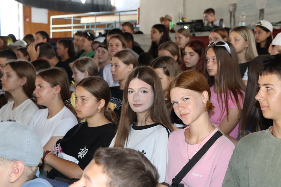 Замминистра финансов Крыма Иван Фурс сегодня принял участие в открытии проектов инициативного бюджетирования, реализованных в рамках профильной смены «Школа у моря 2025» Замминистра финансов Крыма Иван Фурс сегодня принял участие в открытии проектов инициативного бюджетирования, реализованных в рамках профильной смены «Школа у моря 2025»