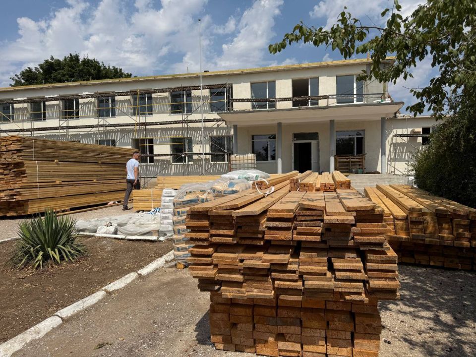 Александр Дудинов: Контроль и качество: проинспектировал ход капитального ремонта Новоивановской средней школы им. Масько Александр Дудинов: Контроль и качество: проинспектировал ход капитального ремонта Новоивановской средней школы им. Масько
