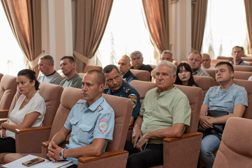В Симферополе состоялось оперативно-хозяйственное совещание, в ходе которого руководители структурных подразделений отчитались о проделанной работе В Симферополе состоялось оперативно-хозяйственное совещание, в ходе которого руководители структурных подразделений отчитались о проделанной работе