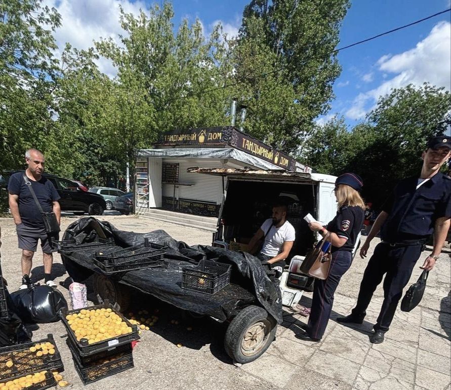 Администрацией города Симферополя продолжается системная работа по пресечению стихийной торговли Администрацией города Симферополя продолжается системная работа по пресечению стихийной торговли