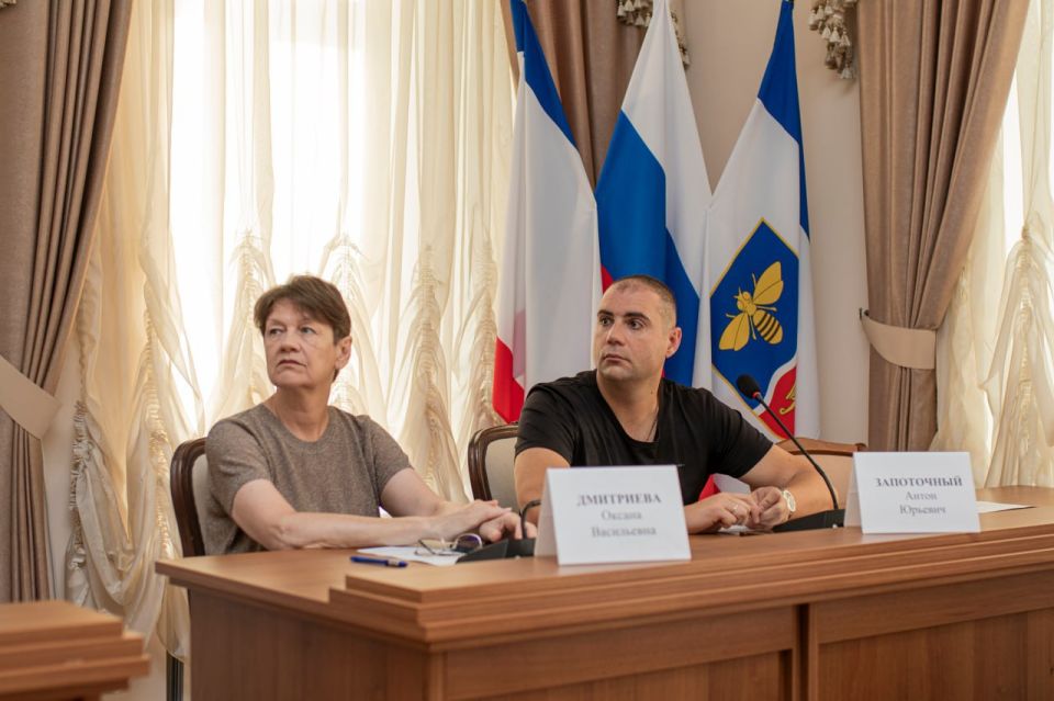 В Симферополе состоялось оперативно-хозяйственное совещание, в ходе которого руководители структурных подразделений отчитались о проделанной работе В Симферополе состоялось оперативно-хозяйственное совещание, в ходе которого руководители структурных подразделений отчитались о проделанной работе