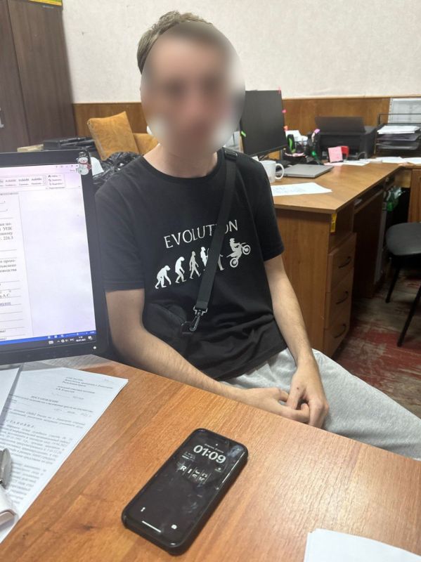 В Евпатории полицейские раскрыли кражу посылок с пункта выдачи товаров В Евпатории полицейские раскрыли кражу посылок с пункта выдачи товаров