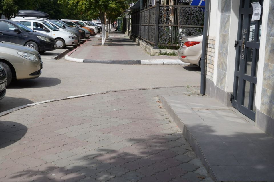 За счет средств, выделенных Керчи по инициативе Главы Республики Крым Сергея Аксенова, принято решение о ремонте пешеходных зон на центральных улицах города Козлова и Пролетарской За счет средств, выделенных Керчи по инициативе Главы Республики Крым Сергея Аксенова, принято решение о ремонте пешеходных зон на центральных улицах города Козлова и Пролетарской