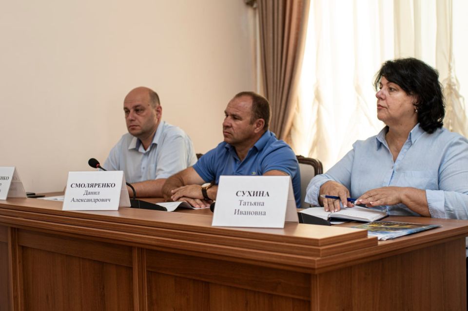В Симферополе состоялось оперативно-хозяйственное совещание, в ходе которого руководители структурных подразделений отчитались о проделанной работе В Симферополе состоялось оперативно-хозяйственное совещание, в ходе которого руководители структурных подразделений отчитались о проделанной работе