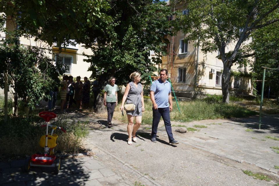 В этом году в Керчи будут благоустроены еще 7 придомовых территорий В этом году в Керчи будут благоустроены еще 7 придомовых территорий