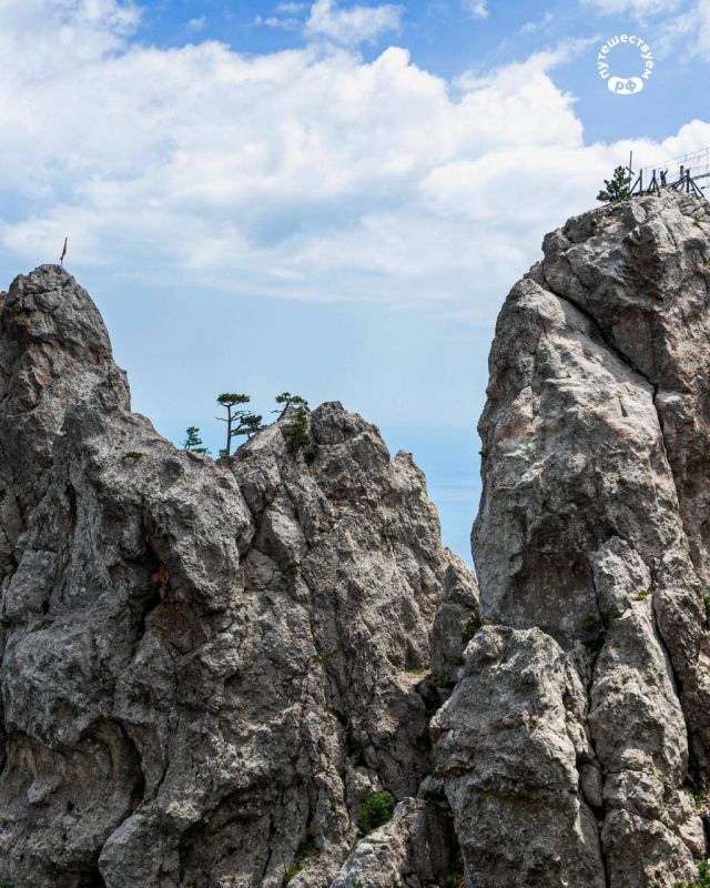 На вершине горы Ай-Петри в Крыму достанете до облаков и увидите море На вершине горы Ай-Петри в Крыму достанете до облаков и увидите море