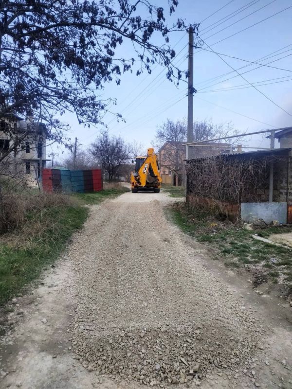 В Керчи завершено грейдироване дорог В Керчи завершено грейдироване дорог
