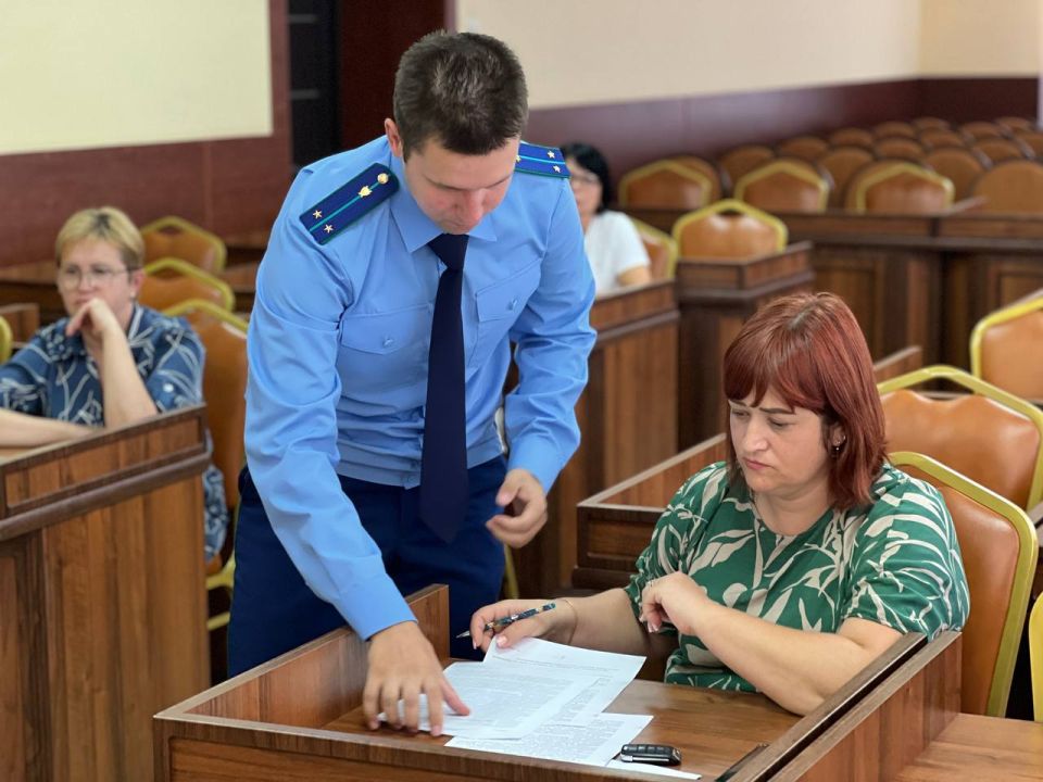 Игорь Ивин: При участии Джанкойского Межрайонного прокурора Юрия Марасова и заместителя начальника Межрайонной ИФНС России № 2 по Республике Крым Светланы Поповой провел очередное заседание рабочей группы Межведомственной... Игорь Ивин: При участии Джанкойского Межрайонного прокурора Юрия Марасова и заместителя начальника Межрайонной ИФНС России № 2 по Республике Крым Светланы Поповой провел очередное заседание рабочей группы Межведомственной...