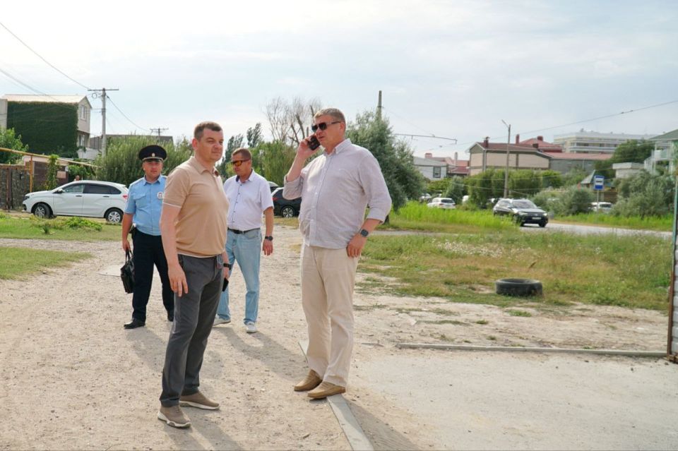 Александр Юрьев: Сегодня состоялся очередной совместный рейд полиции и администрации города по выявлению незаконных конструкций, нестационарных торговых объектов и рекламы в курортной части города Александр Юрьев: Сегодня состоялся очередной совместный рейд полиции и администрации города по выявлению незаконных конструкций, нестационарных торговых объектов и рекламы в курортной части города