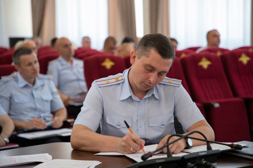 Сегодня в УМВД России по г. Севастополю состоялось заседание коллегии, на котором были подведены итоги работы территориального органа за первое полугодие текущего года Сегодня в УМВД России по г. Севастополю состоялось заседание коллегии, на котором были подведены итоги работы территориального органа за первое полугодие текущего года