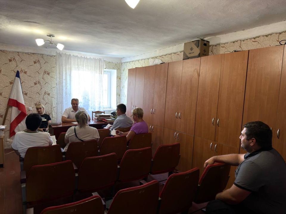 Антон Кравец: Сегодня провёл встречу с председателями Советов многоквартирных домов в Охотское по ул.Садовая 58а, ул.Школьная 7а