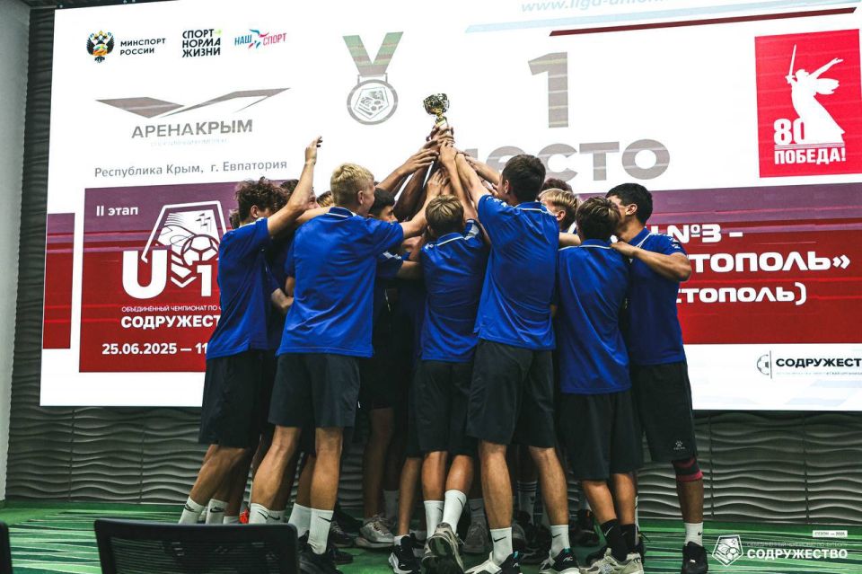  :     3                U-15!