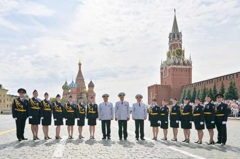 Владимир Колокольцев выступил на церемонии вручения дипломов о высшем образовании и нагрудных знаков выпускникам Московского университета МВД России имени В.Я. Кикотя Владимир Колокольцев выступил на церемонии вручения дипломов о высшем образовании и нагрудных знаков выпускникам Московского университета МВД России имени В.Я. Кикотя