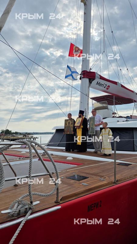 В Керчь прибыл морской крестный ход в честь святых правителей Руси В Керчь прибыл морской крестный ход в честь святых правителей Руси