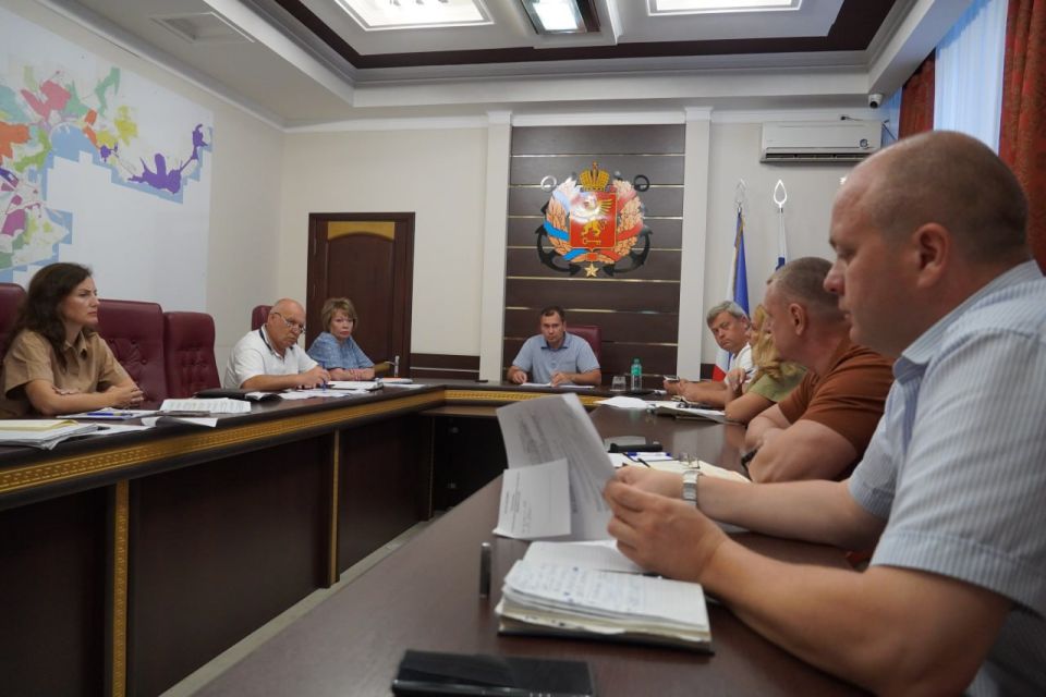Глава администрации Керчи Олег Каторгин провел аппаратное совещание со своими заместителями и руководителями структурных подразделений администрации Глава администрации Керчи Олег Каторгин провел аппаратное совещание со своими заместителями и руководителями структурных подразделений администрации