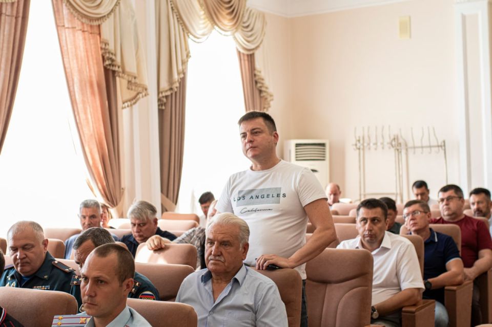 В Симферополе состоялось оперативно-хозяйственное совещание, на котором руководители структурных подразделений отчитались о проделанной работе В Симферополе состоялось оперативно-хозяйственное совещание, на котором руководители структурных подразделений отчитались о проделанной работе