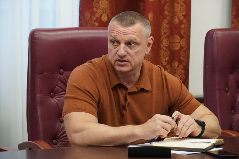 Глава администрации Керчи Олег Каторгин провел аппаратное совещание со своими заместителями и руководителями структурных подразделений администрации Глава администрации Керчи Олег Каторгин провел аппаратное совещание со своими заместителями и руководителями структурных подразделений администрации