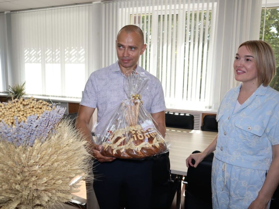 Инна Федоренко: Поздравляю всех хлеборобов нашего района с намолотом первых 100 тысяч тонн! Джанкойский район занял третье место в республике по намолоту! Инна Федоренко: Поздравляю всех хлеборобов нашего района с намолотом первых 100 тысяч тонн! Джанкойский район занял третье место в республике по намолоту!