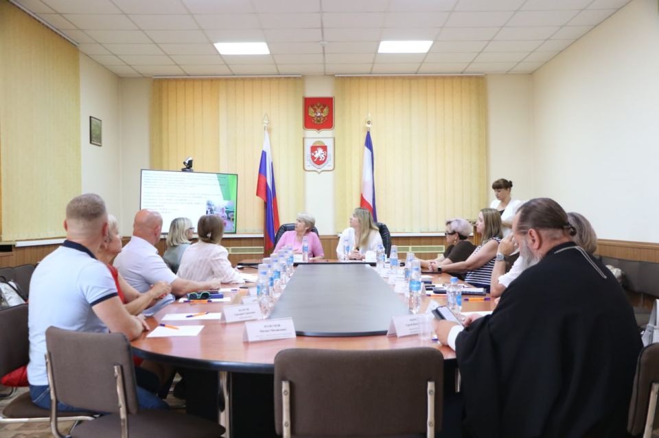 Ольга Урайкина: В малом зале администрации Бахчисарайского района состоялась конференция "Дом где важен каждый - проект не на один год" Ольга Урайкина: В малом зале администрации Бахчисарайского района состоялась конференция "Дом где важен каждый - проект не на один год"