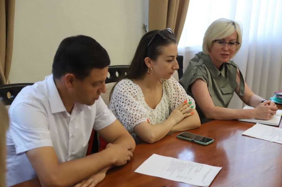 Анжелика Ястребова: В Песчаном Бахчисарайского района будет функционировать межнациональный лагерь для семей участников специальной военной операции "Крым собирает друзей" Анжелика Ястребова: В Песчаном Бахчисарайского района будет функционировать межнациональный лагерь для семей участников специальной военной операции "Крым собирает друзей"